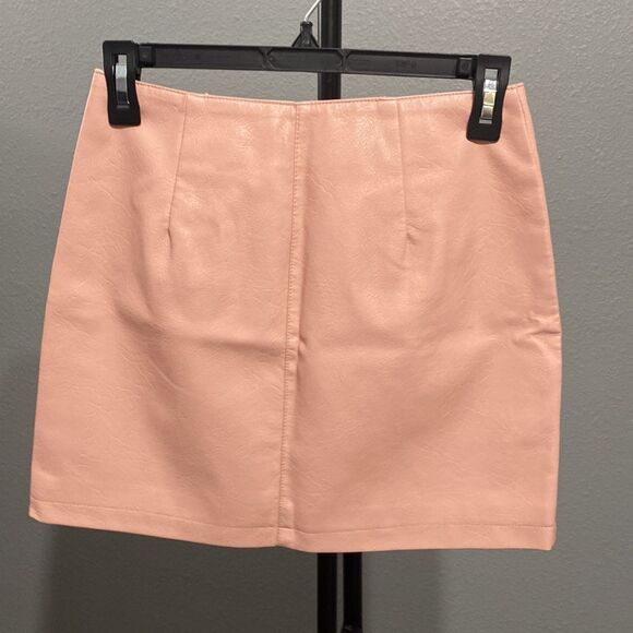 Forever 21 vegan leather skirt - Picture 2 of 4